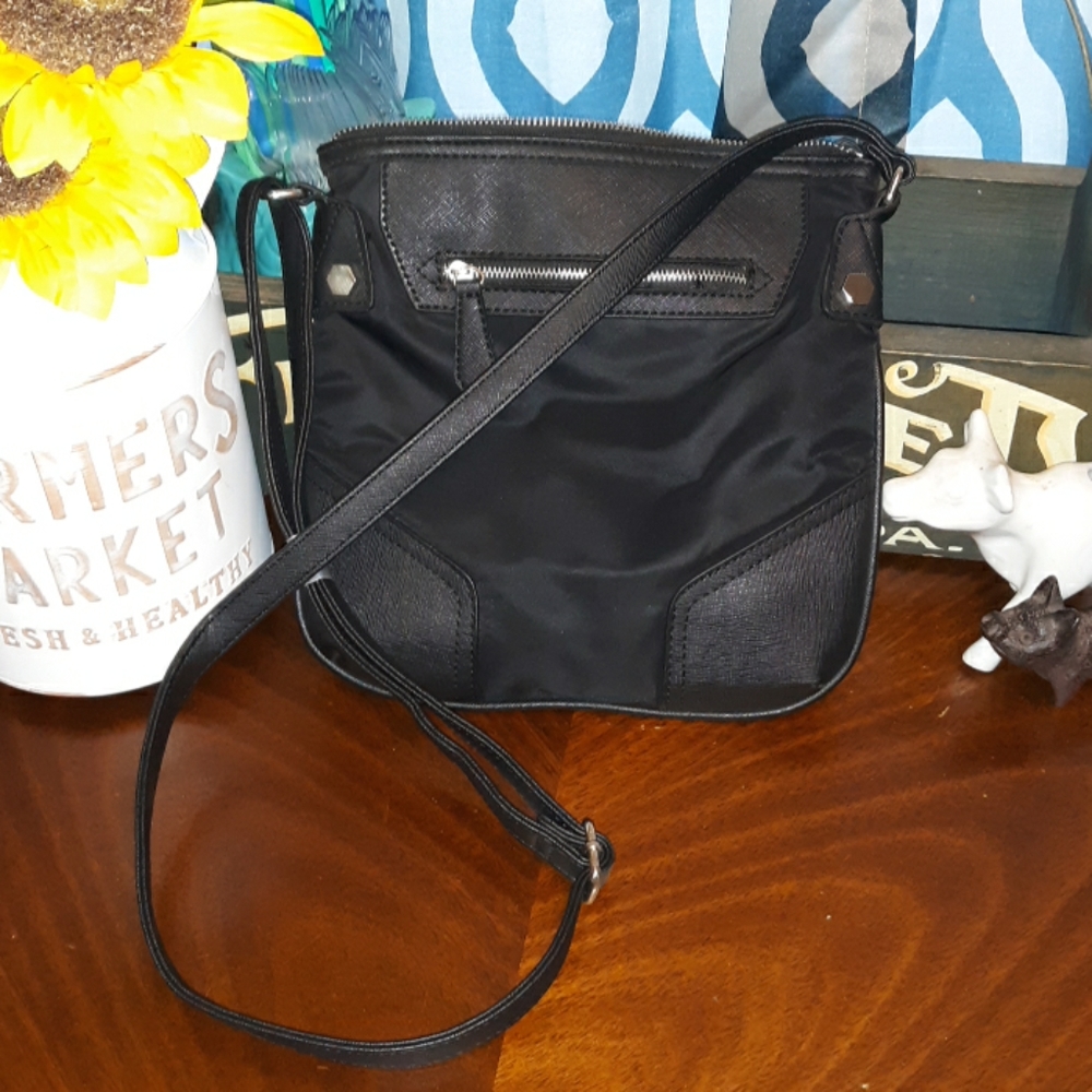NEW Charming Charlie Crossbody Black